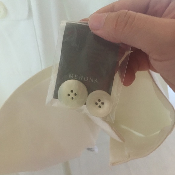 Ladies White Day Jacket with 3/4 sleeves from brand Merona. Size XL. - Picture 5 of 5